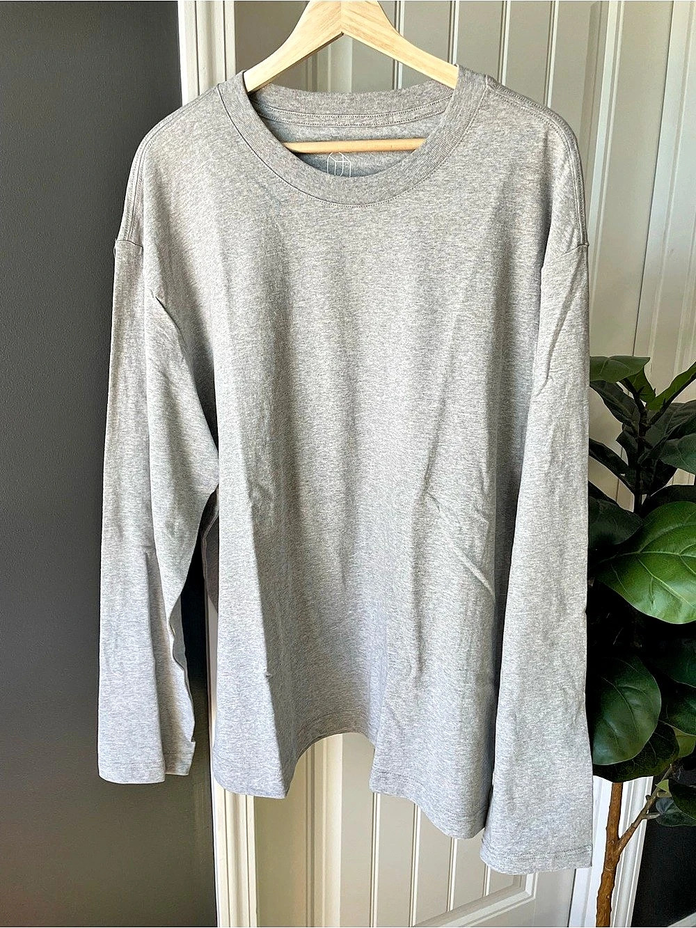 Original Use Men's Cotton Long Sleeve Tee Gray Men’s Size XL New without Tags